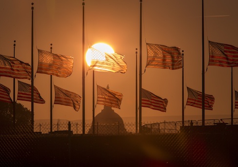 Navy Yard Shooting, Flags Fly at half-staff, Washington Monument