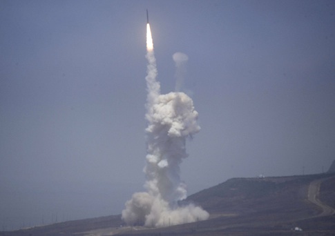 A flight test of the exercising elements of the Ground-Based Midcourse Defense (GMD) system is launched by the 30th Space Wing and the U.S. Missile Defense Agency at the Vandenberg AFB, California June 22, 2014.
