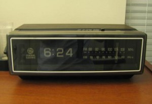 Old_'75_clock_radio