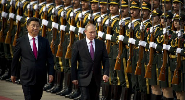 Chinese President Xi Jinping with Russian President Vladimir Putin / AP