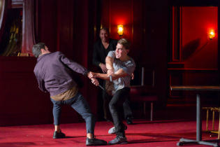 Alex Mickiewicz as Tybalt and Andrew Veenstra as Romeo / Scott Suchman