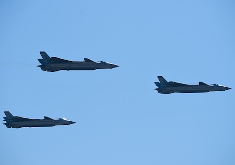 Chinese J-20 stealth fighters perform