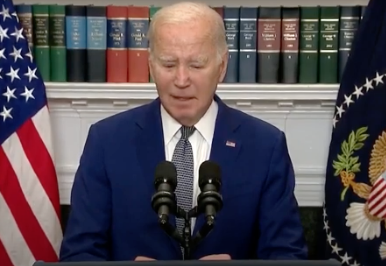 WATCH: Biden Freezes During Comments on Shutdown