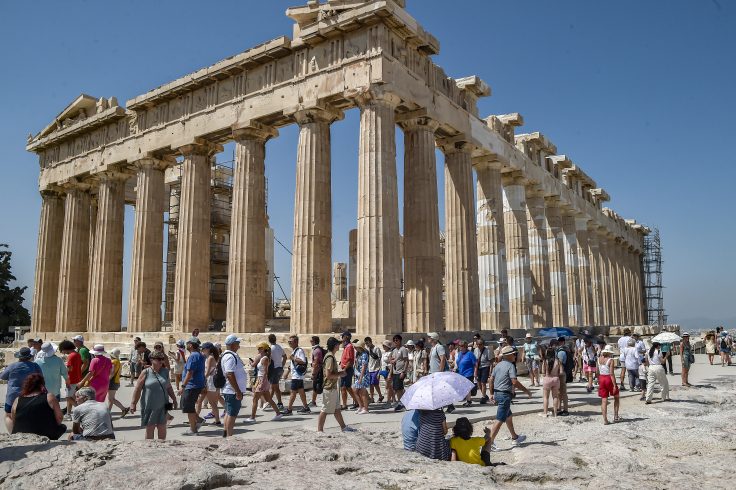 Intensifying Heatwave Forces Acropolis to Reduce Opening Hours in Athe